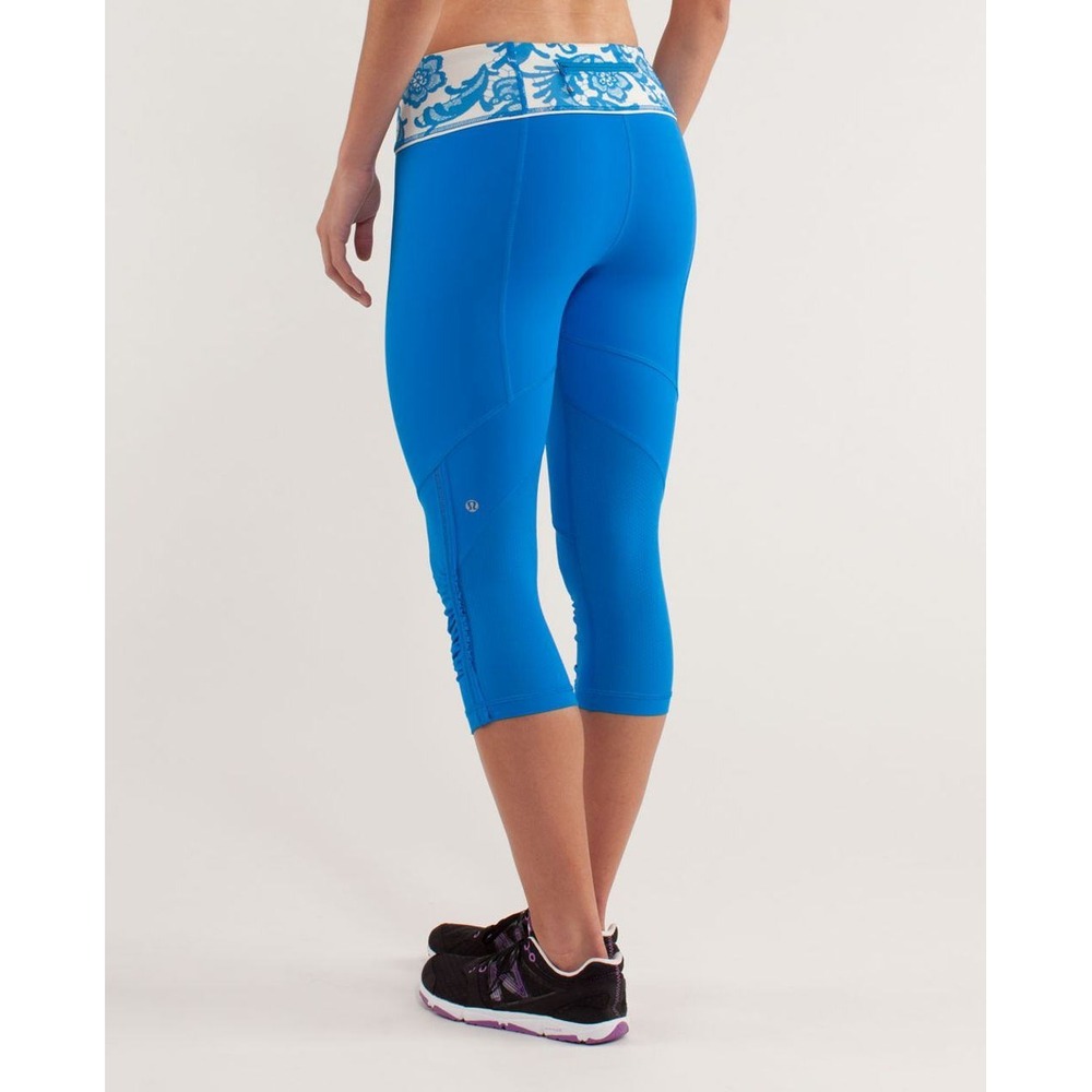 Lululemon Run For‎ Your Life Crop Beaming Blue Laceoflage Polar Cream Size 4
